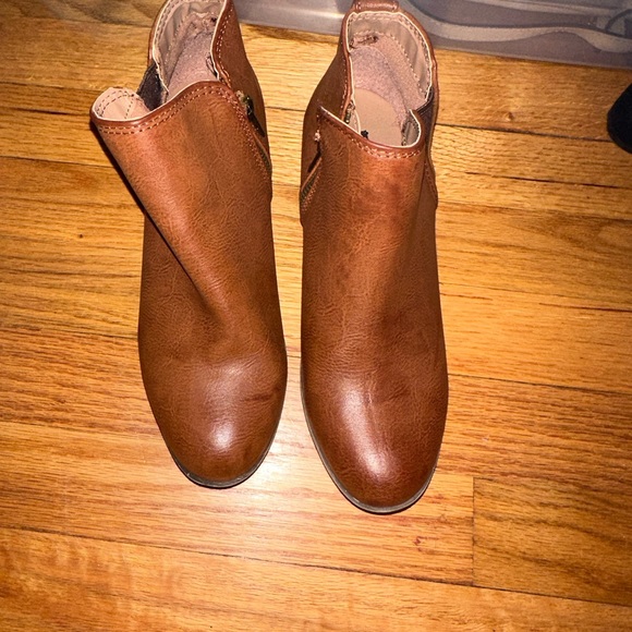 Brown booties - Picture 2 of 3